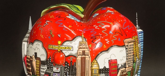 Pop goes the red apple - 28 x 28 x 25 cm - Sculpture en porcelaine